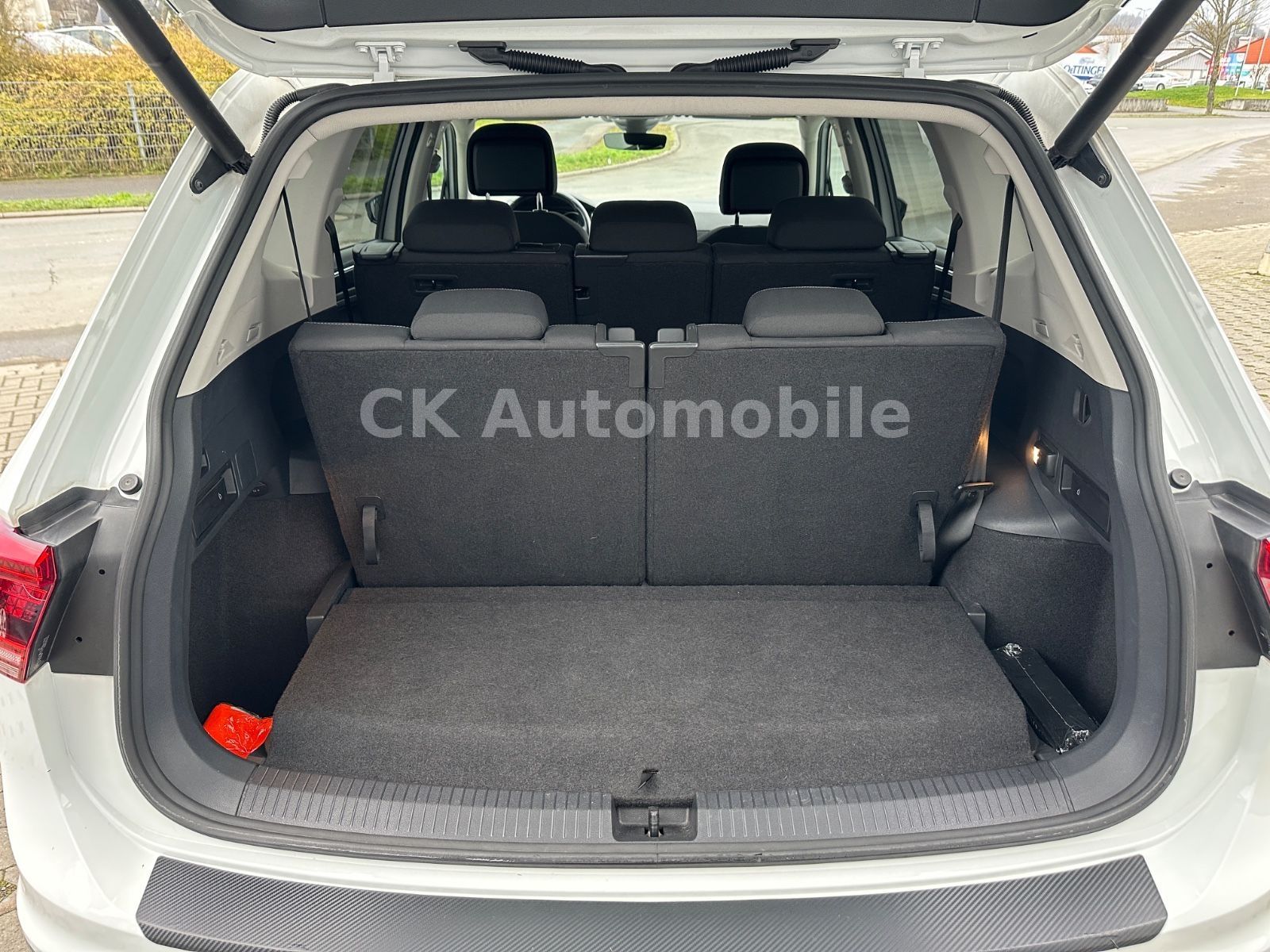 Fahrzeugabbildung Volkswagen Tiguan Allspace Highline 4Motion 2.0 TDI/7 Sitze