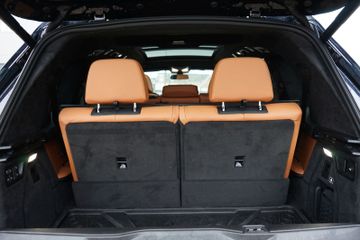 Fahrzeugabbildung BMW X7 xDrive 40 i M Sport Pano Sky*B&W*NETTO EXPORT