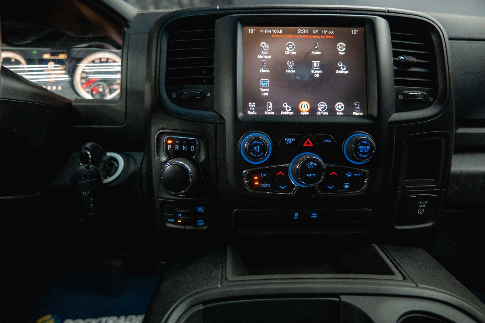 Fahrzeugabbildung Dodge RAM 5.7 V8 HEMI 4x4 Sport OFFROAD Night LONGBED