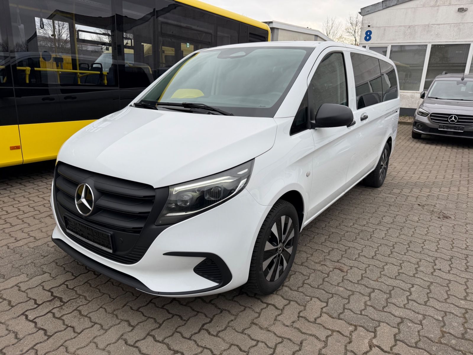 Mercedes-Benz Vito Tourer 116 CDI Pro 8 Sitzer Autom. 2x Klima foto 2