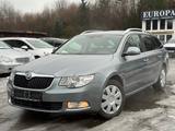 Skoda Superb Combi Family - Skoda Superb aus 2011: Kombi