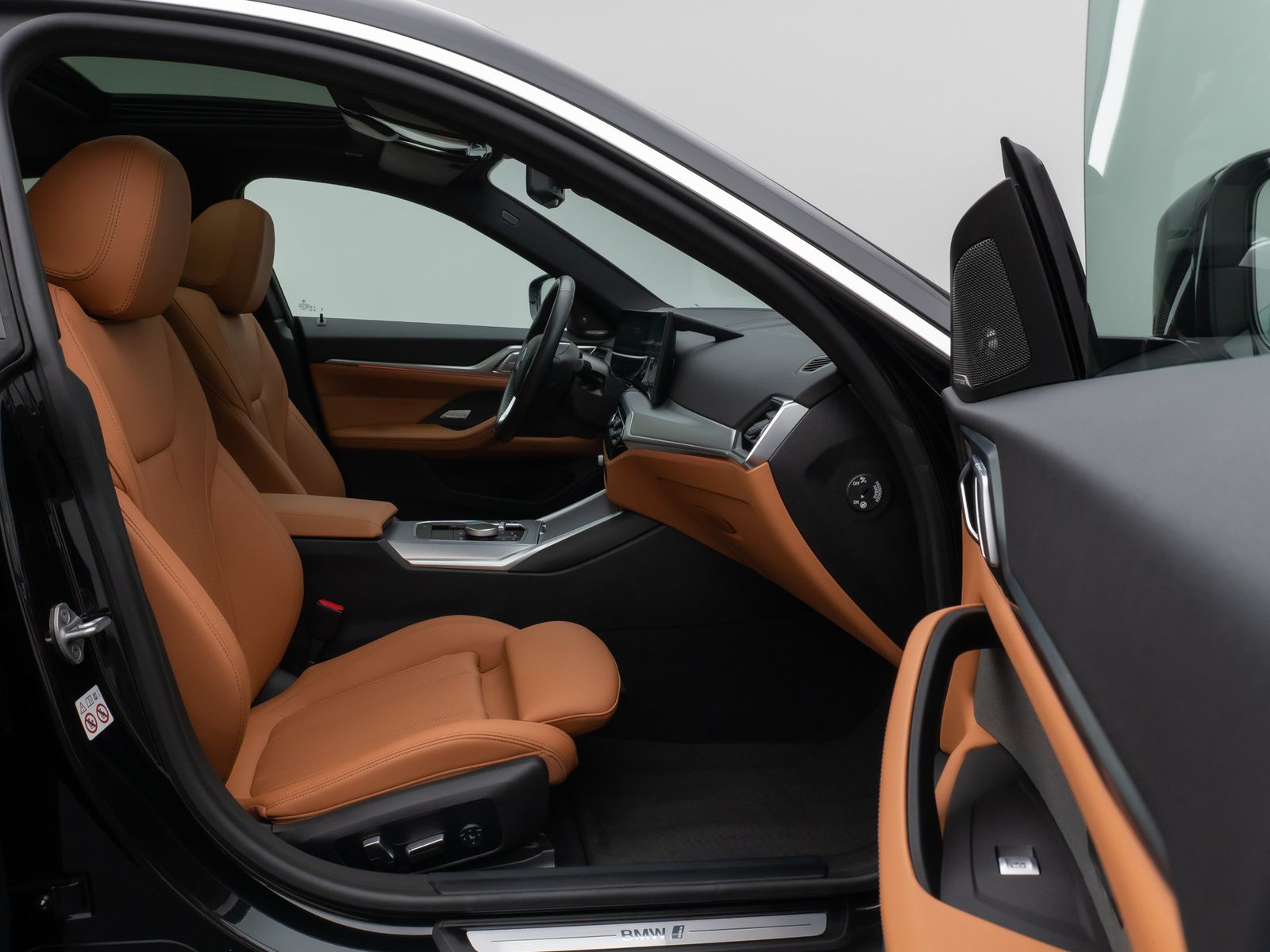 Fahrzeugabbildung BMW i4 eD40 GranCoupé Glasdach Laser 360°AHK Komfort