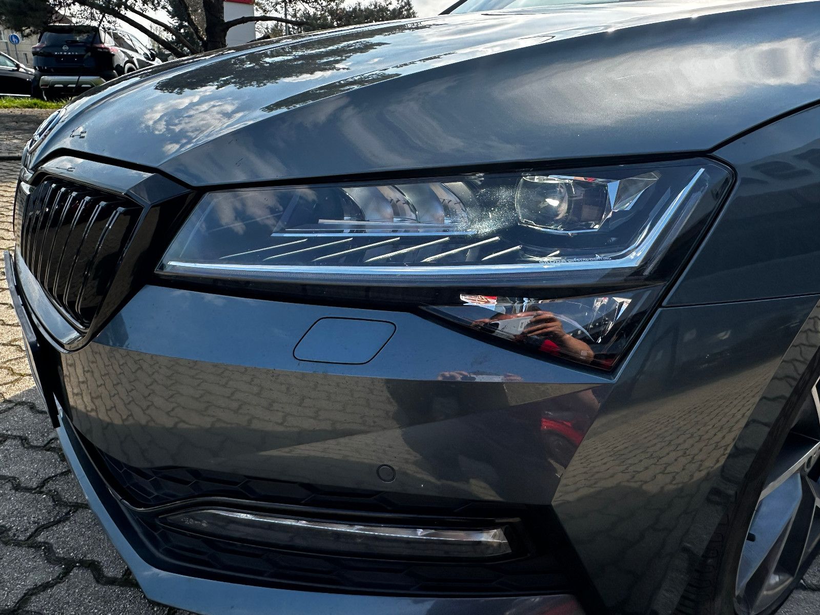 Fahrzeugabbildung SKODA Superb Combi Sportline 4x4
