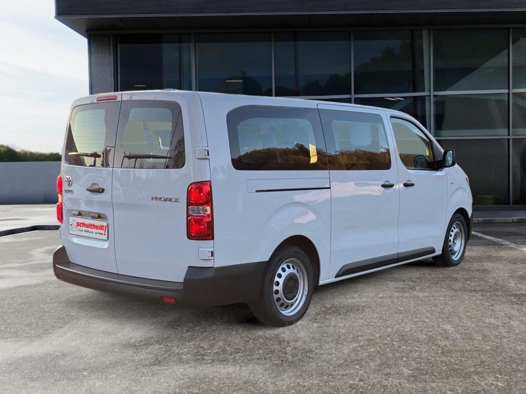 Fahrzeugabbildung Toyota Proace 2,0-l-D-4D L2 (9-Si.) Comfort