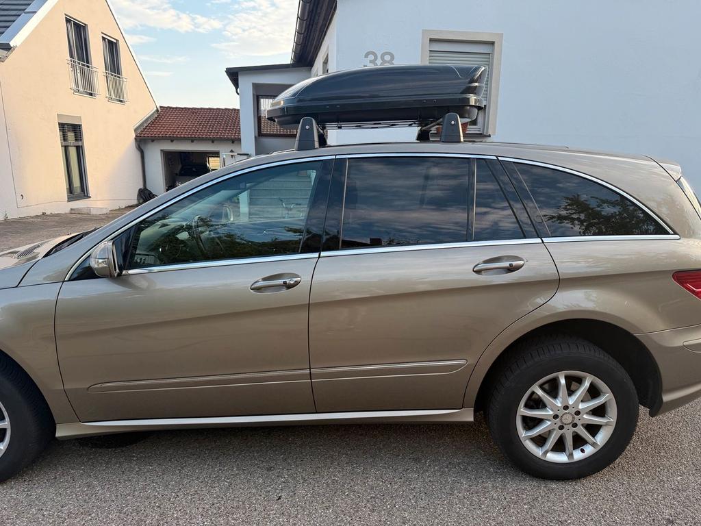 Mercedes-Benz E 320