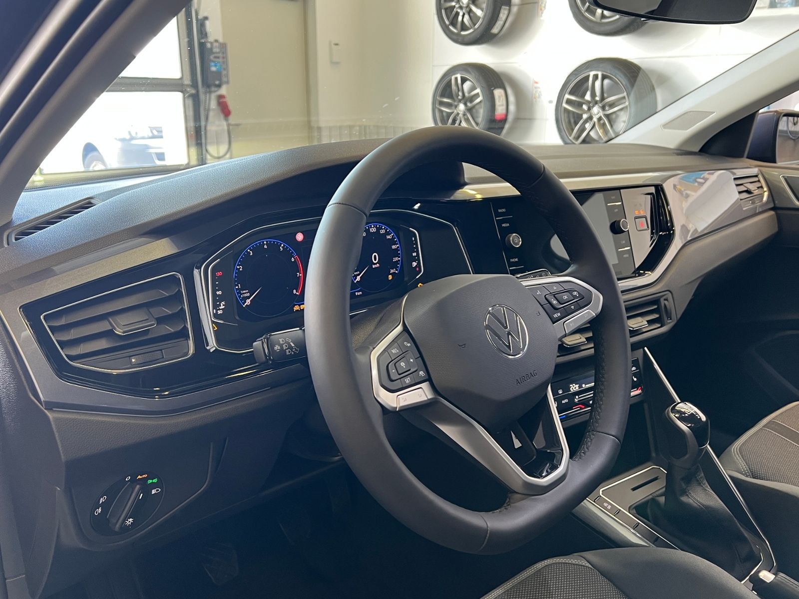 Fahrzeugabbildung Volkswagen Polo Style 1.0 TSI *15"-LM, Navi, ACC*