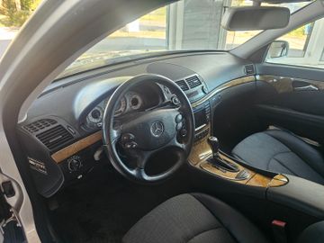 Mercedes E 200 - 11