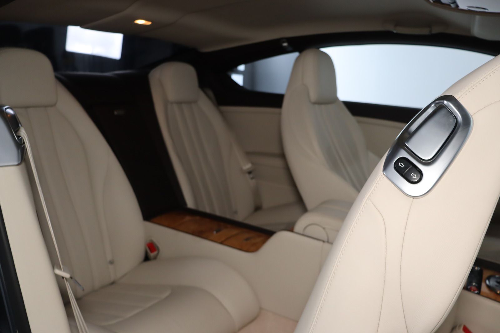 Fahrzeugabbildung Bentley Continental GT 6.0 4WD Navi * Xenon