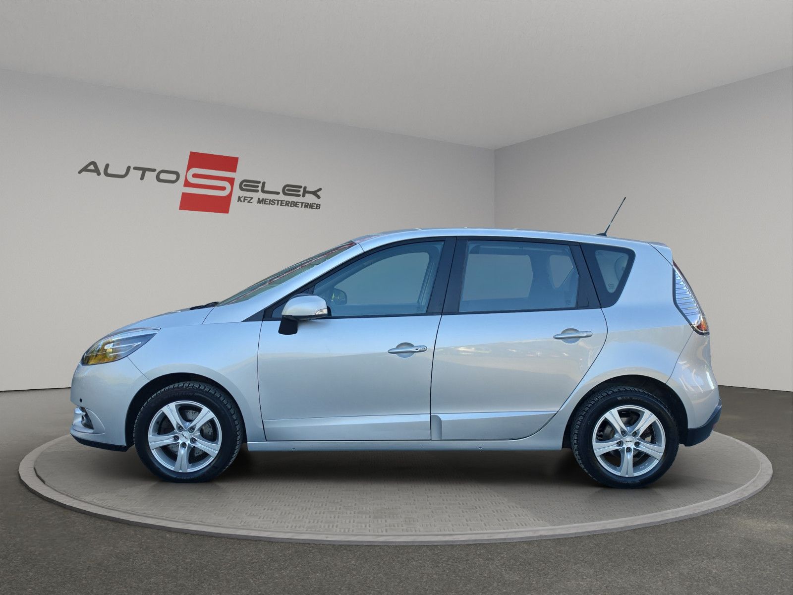 Fahrzeugabbildung Renault Scenic III Xmod Paris