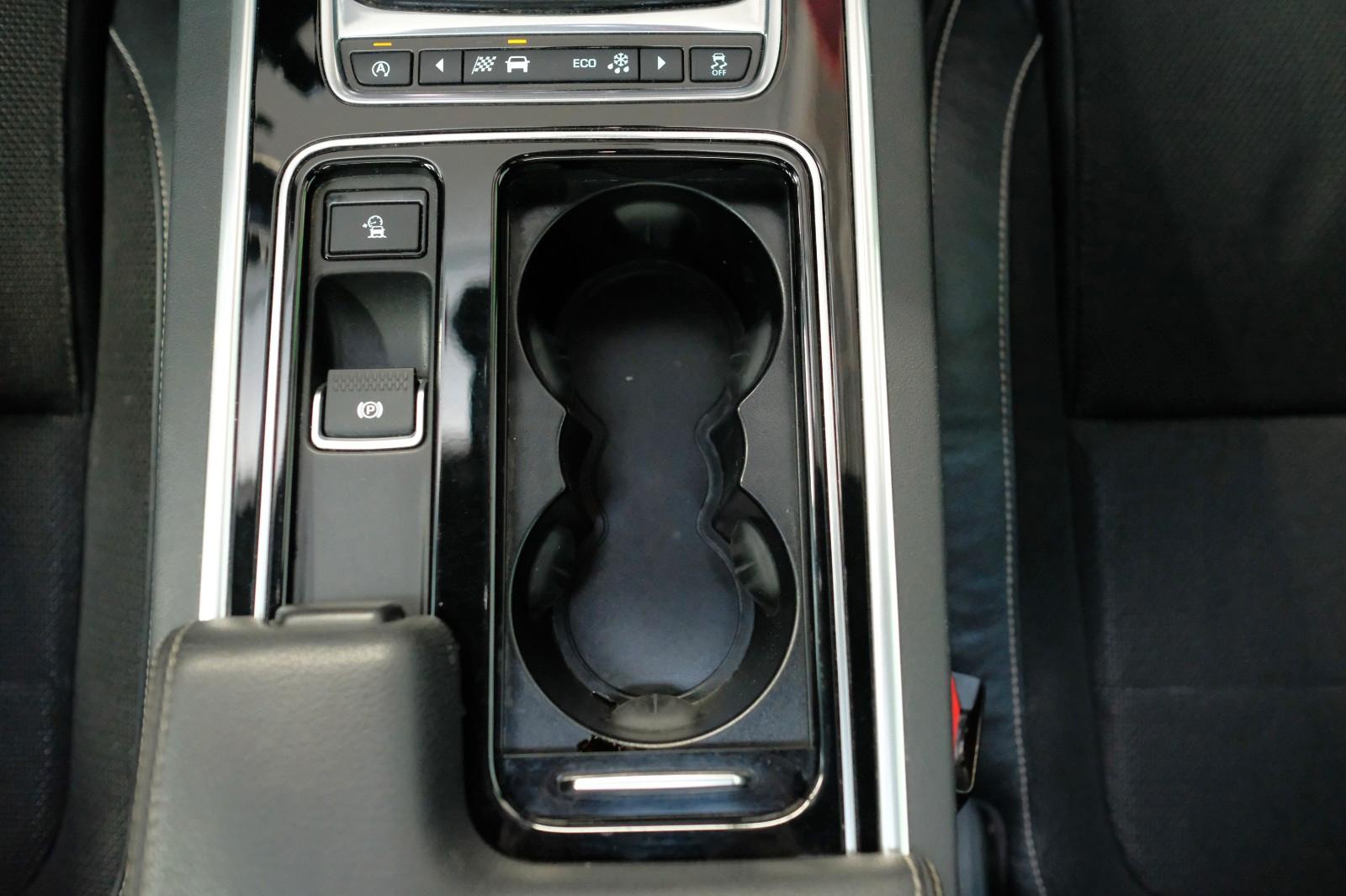 JAGUAR XF R-SPORT 300CH - HISTORIQUE ENTRETIEN COMPLET - CAMERA DE RECUL - TOIT OUVRANT - MERIDIAN