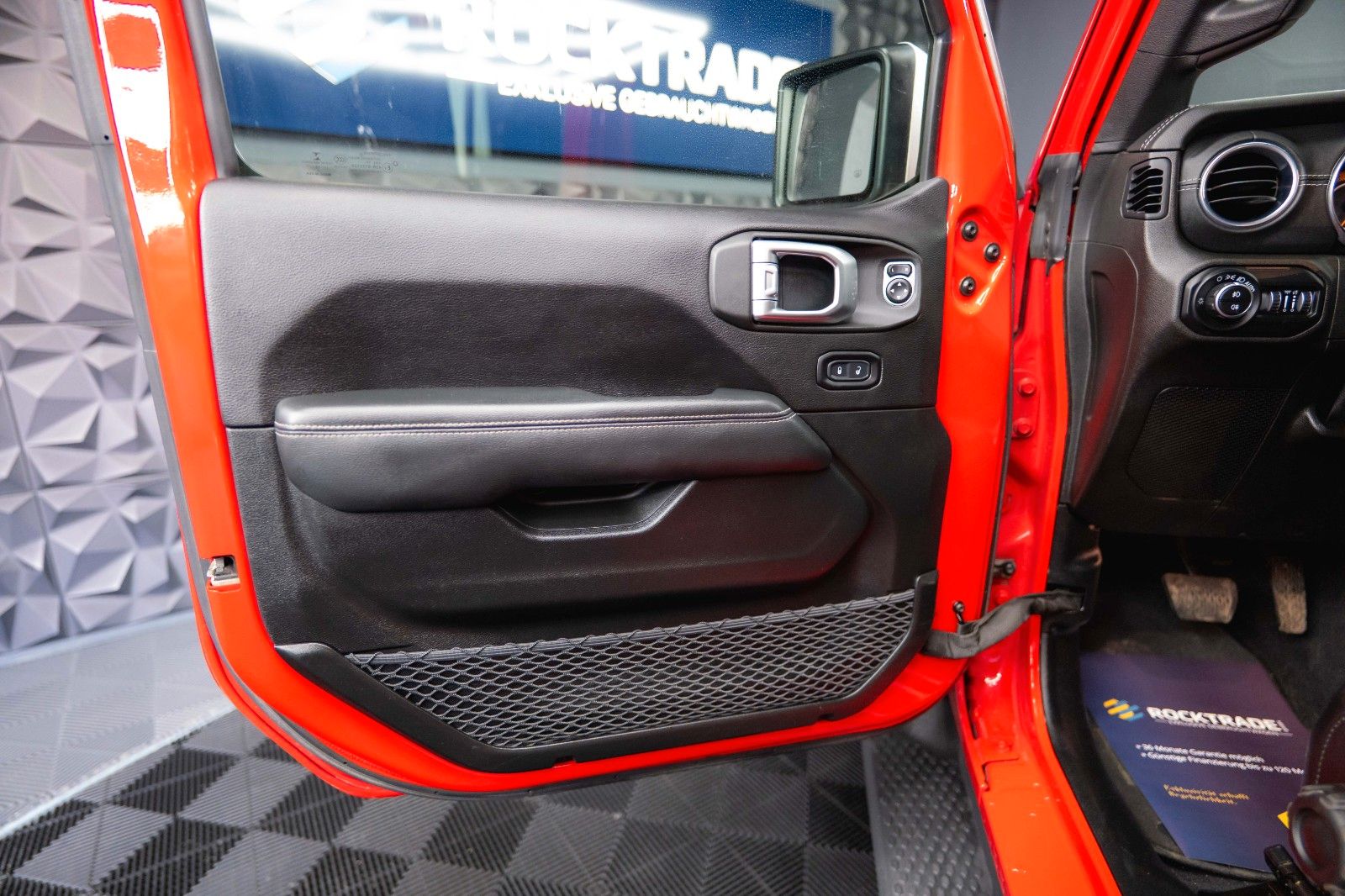 Fahrzeugabbildung Jeep Wrangler Unlimited Sahara OVERLAND 4x4 *LED*ACC*