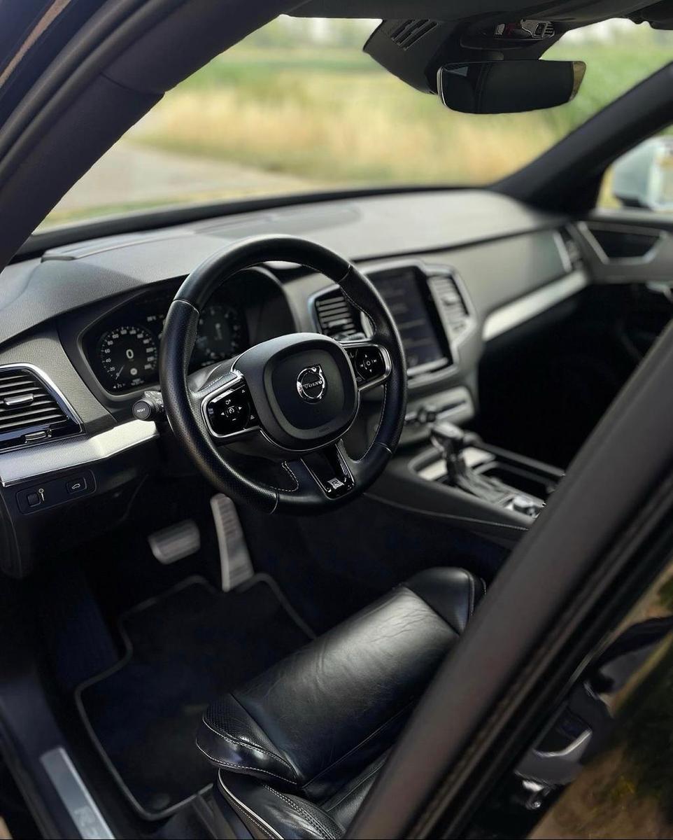 Volvo XC90 D5 AWD R-Design | 232 PS | Leder | St