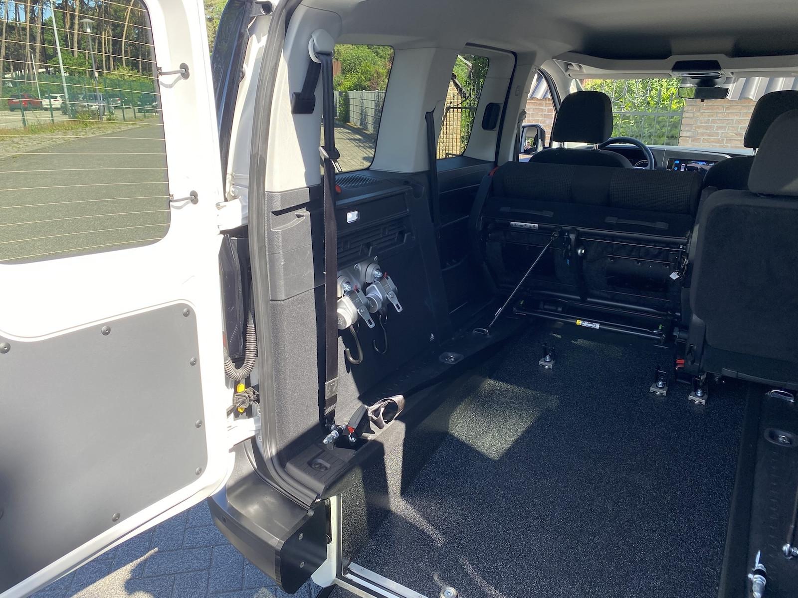 Volkswagen Caddy neuer Rollstuhlumbau, Tempomat, Rückfahrka
