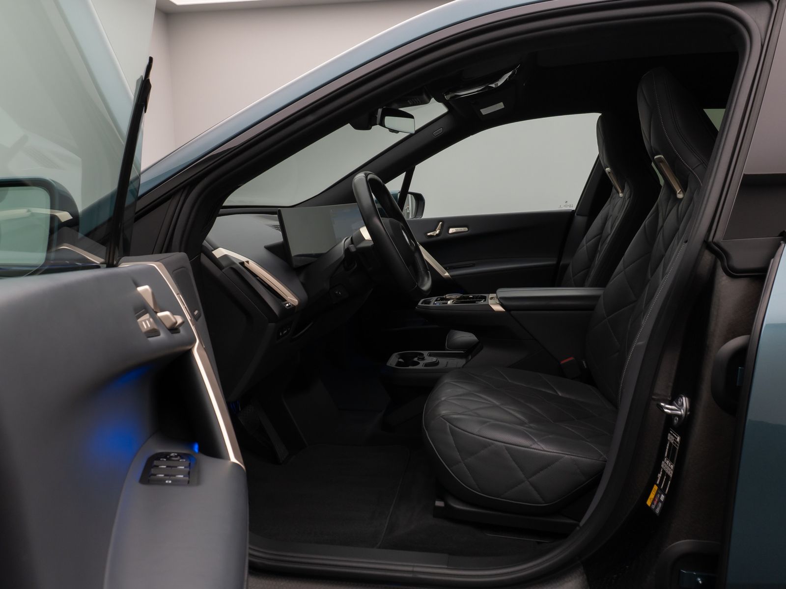 Fahrzeugabbildung BMW iX xD40 Sport Panorama 360° Laser DAB H/K 21Zoll