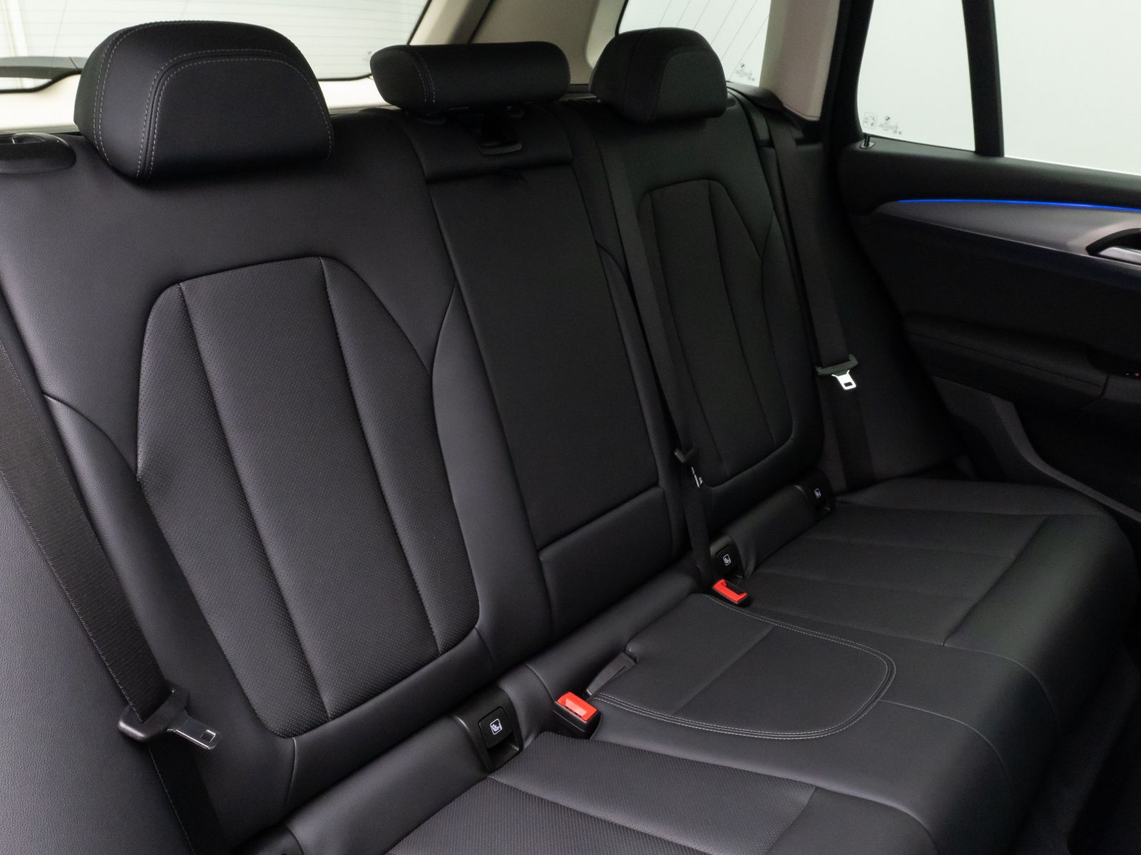 Fahrzeugabbildung BMW X3 xD20d KameraDAB HiFi Leder Alarm Sport 18Zoll