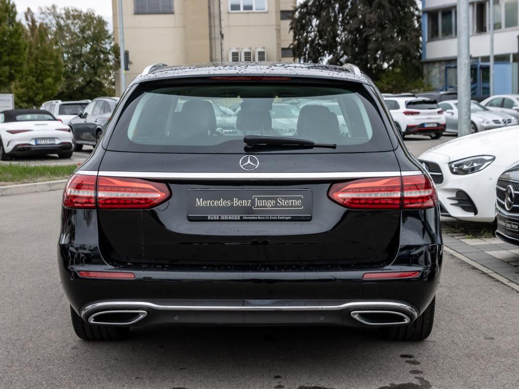 Mercedes-Benz E 220 d T Exclusive *AHK*Cam*LED*Pano*StandHzg*