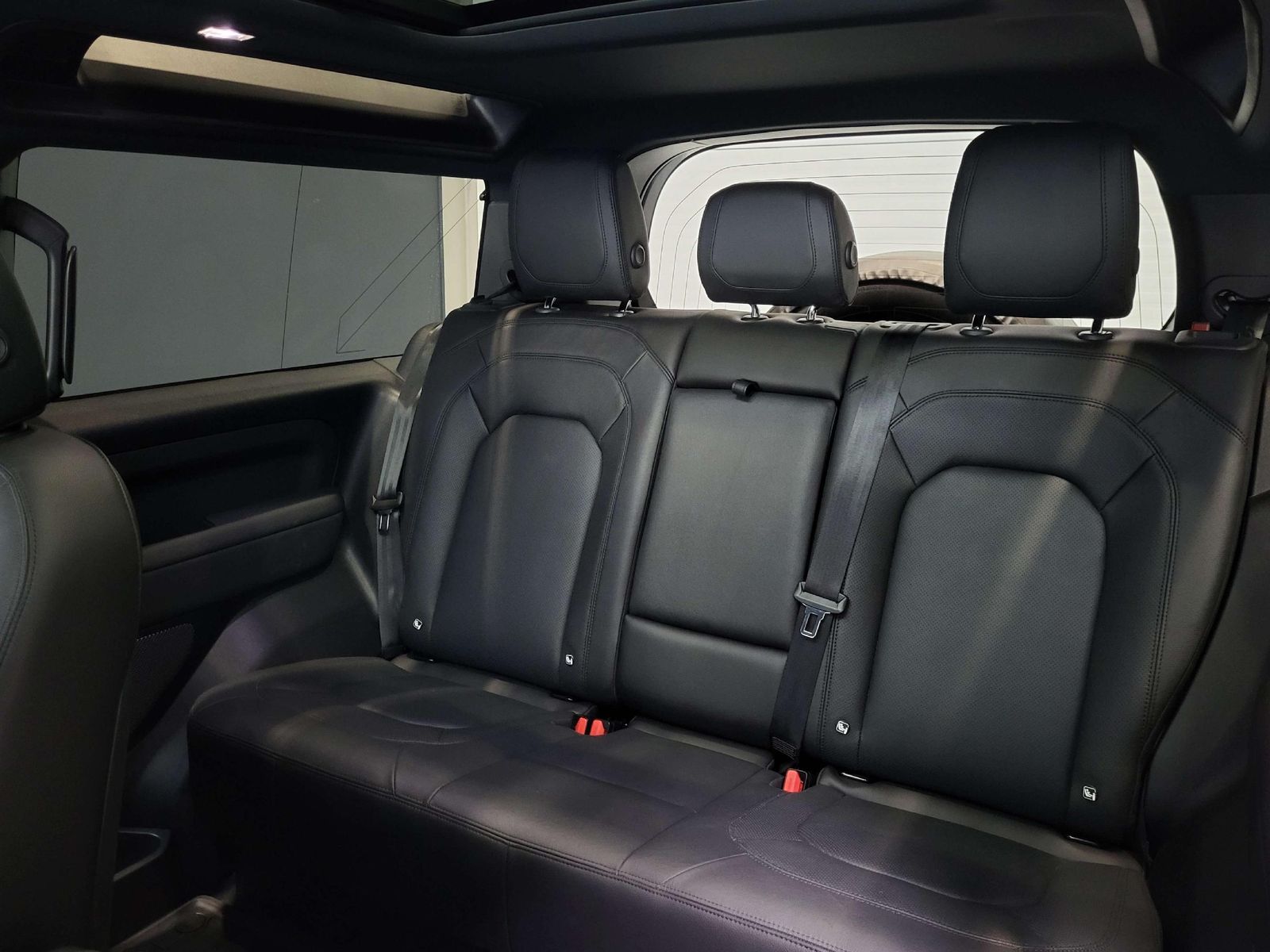 Land Rover Defender 3.0d 90 SE *Navi| LED| Pano| Kamera* foto 9