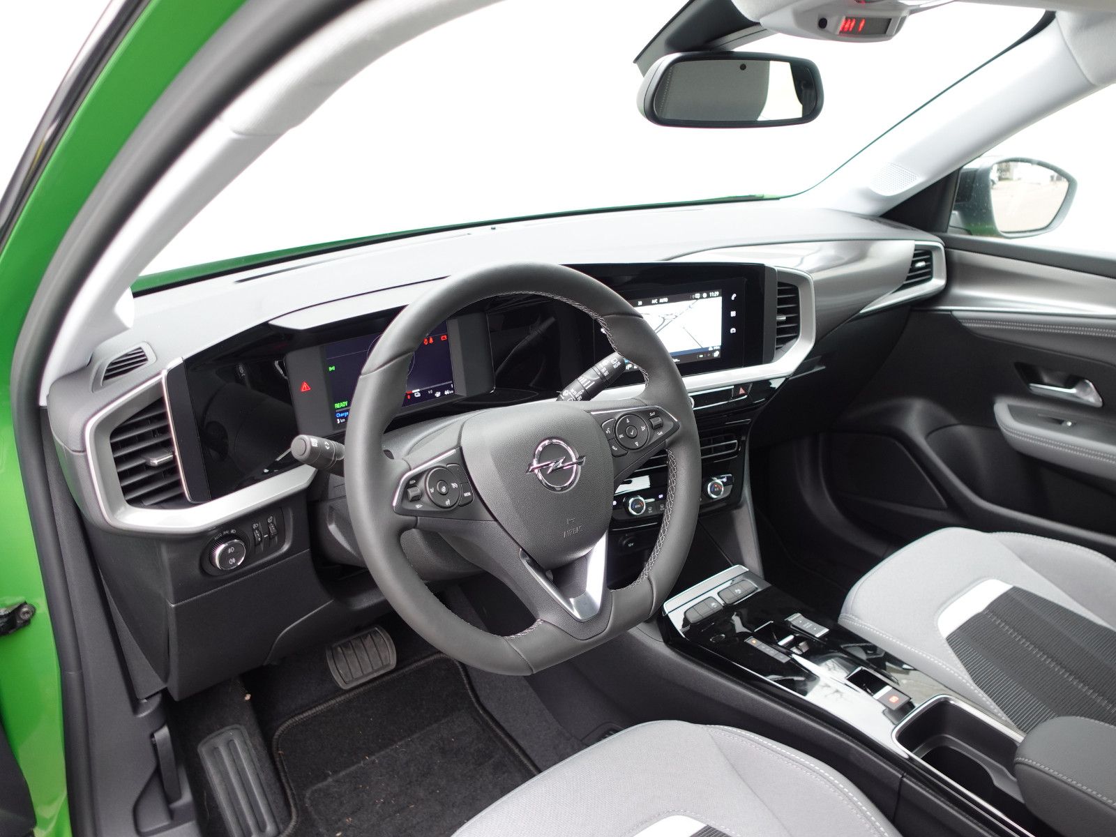 Fahrzeugabbildung Opel Mokka Elegance Electric 11kWOnBoard-Charger Navi