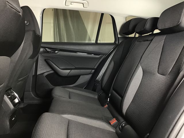 Fahrzeugabbildung Skoda Octavia Ambition 2.0 TDI Combi DSG/Navi/Tempo