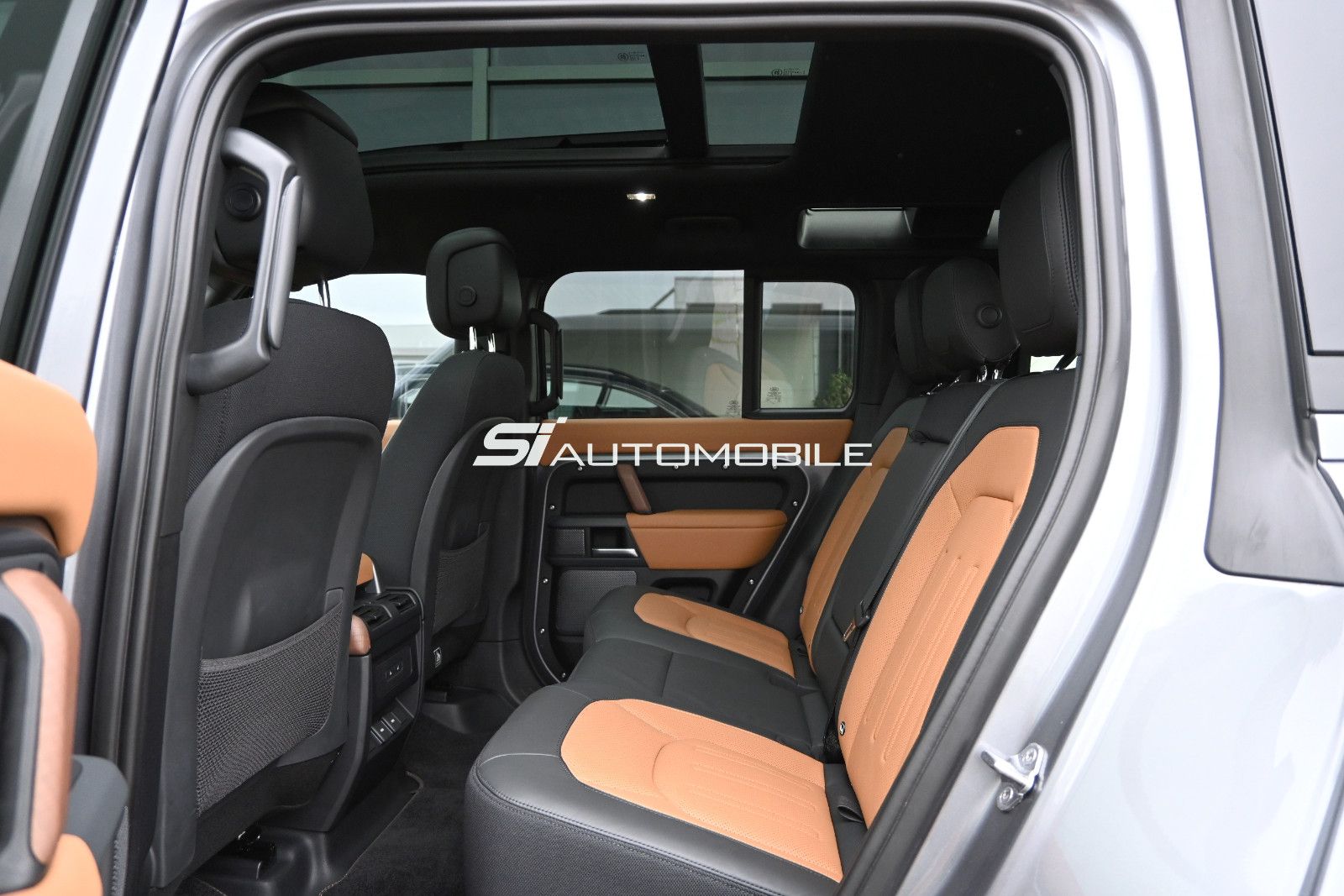 Fahrzeugabbildung Land Rover Defender 'X' D300 AWD °°UVP 125.666€°°VOLL°°