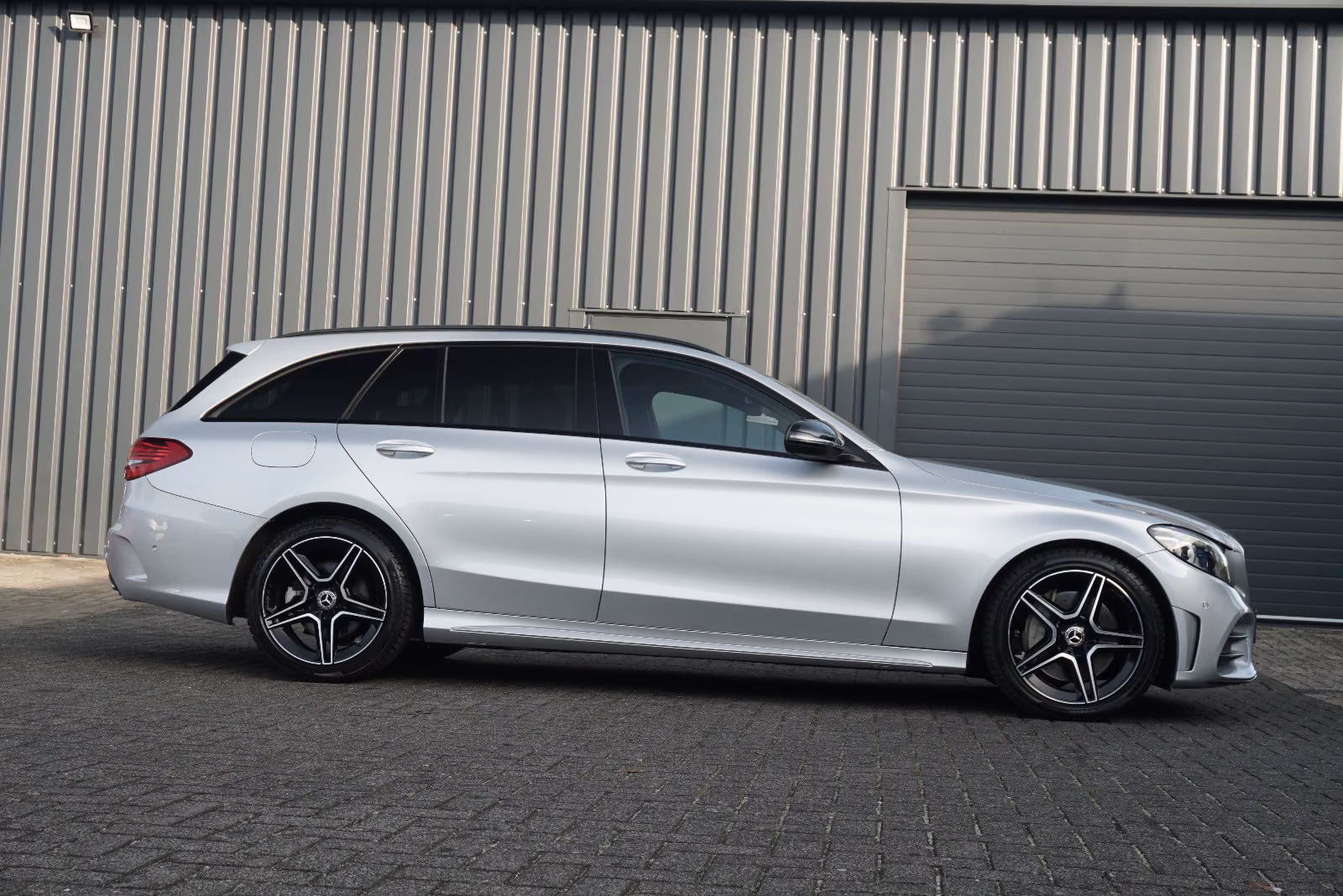Mercedes-Benz C 300T AMG Multib RFK PANO SHZ NAV Ambiente ACC