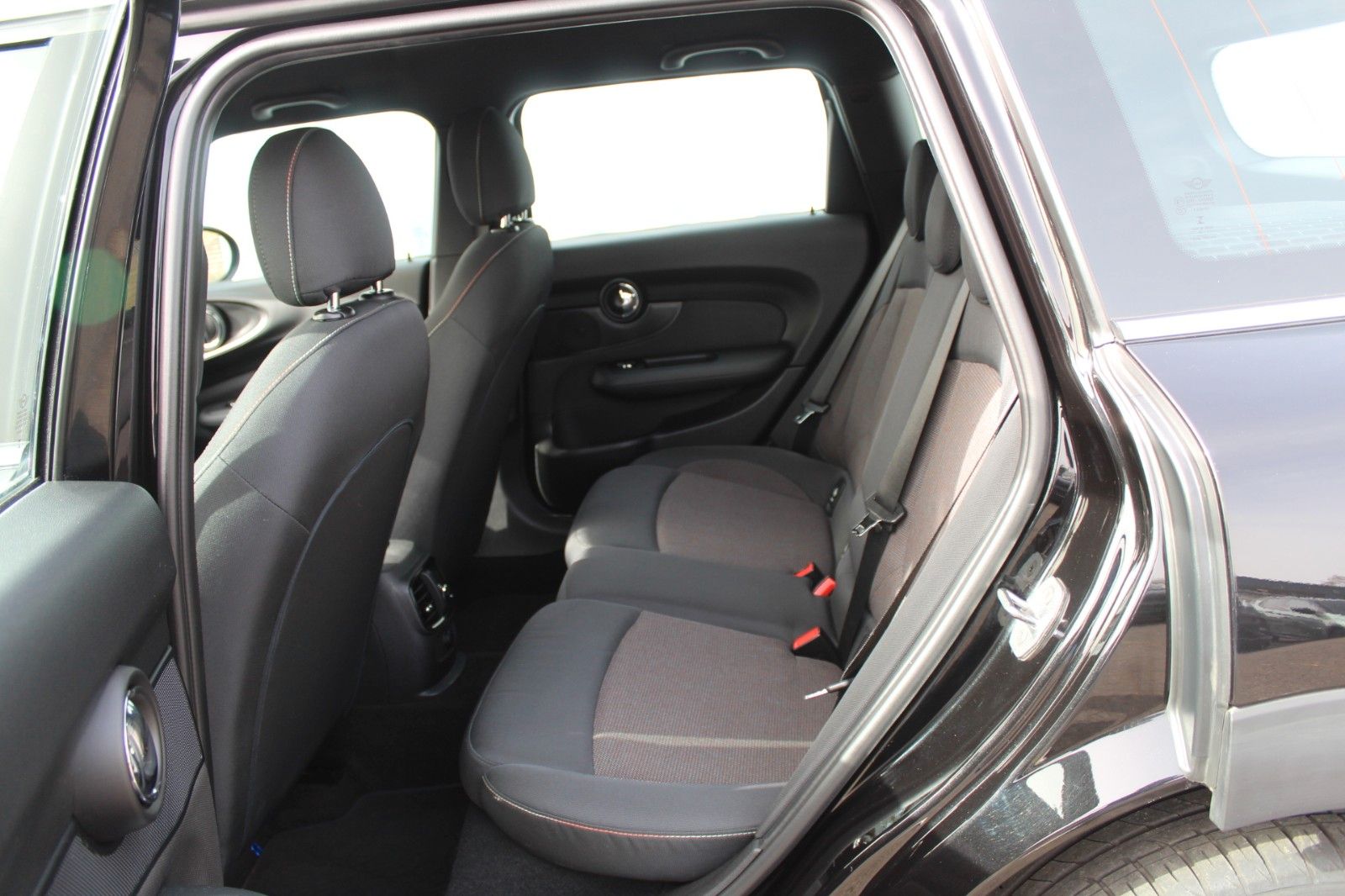 Fahrzeugabbildung MINI COOPER Clubman AHK*Klimaautom.*Sitzh.