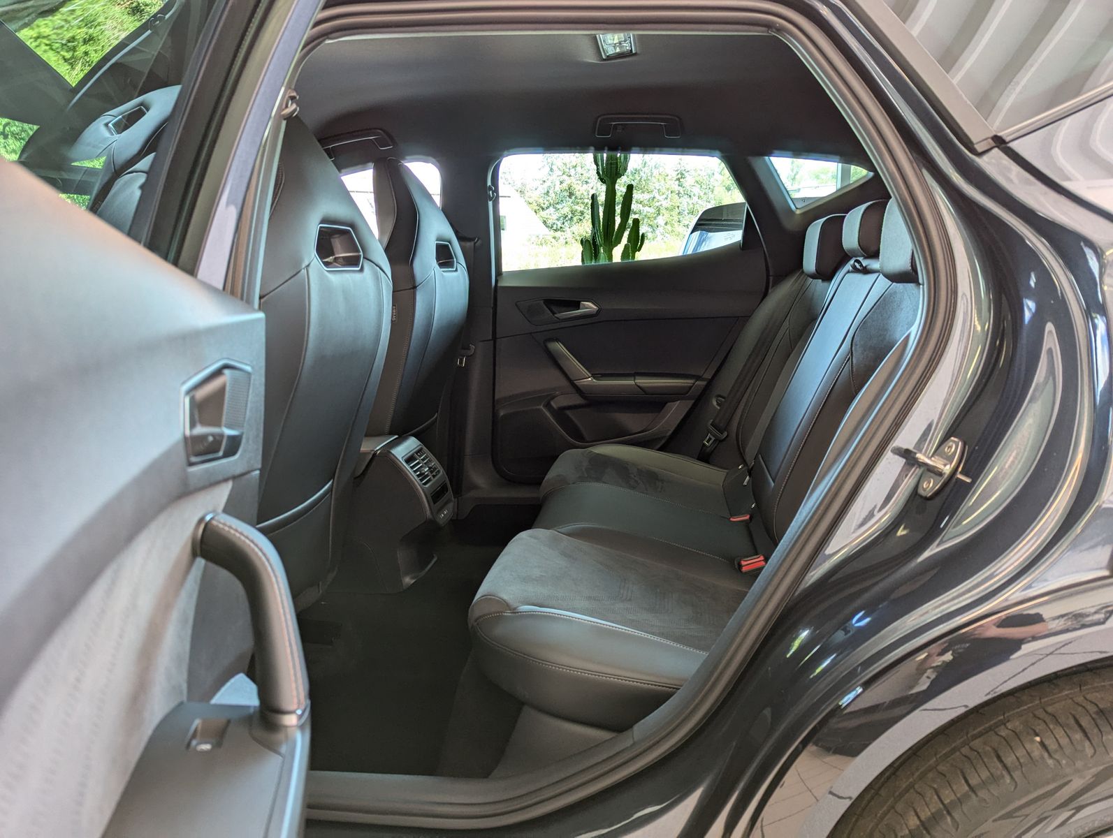 Fahrzeugabbildung CUPRA Formentor 1.5 eTSI Dynamic / Edge-Paket ACC 18"