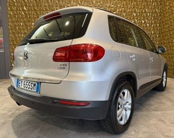 Volkswagen Tiguan - 10