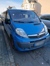 Opel Vivaro, 9 Sitzplätze, echtes neues Re... - gebrauchte Opel Vivaro aus dem Jahr 2010