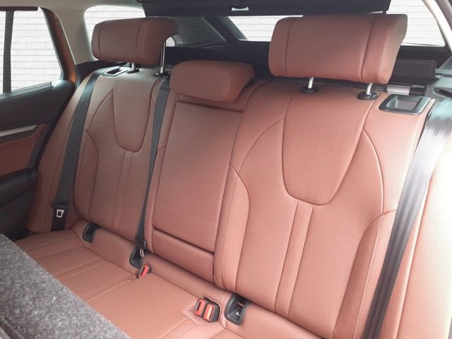 Fahrzeugabbildung SKODA Octavia Combi Selection 1.5 TSI DSG LED NAVI ALU