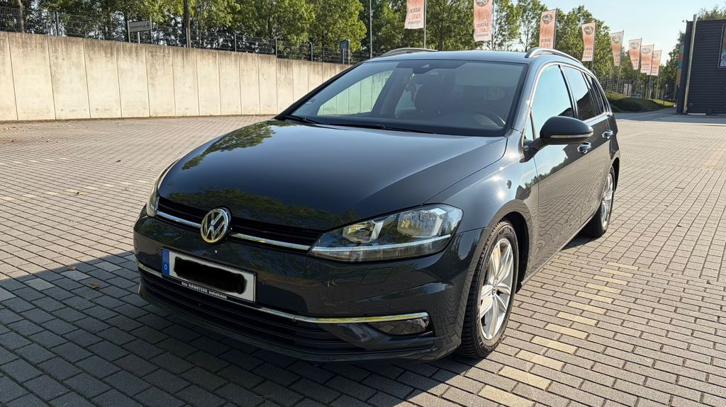 Image of Volkswagen Golf