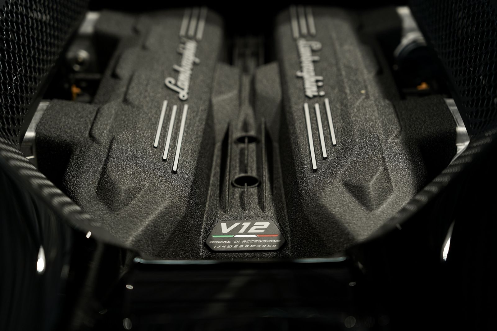 Lamborghini Revuelto