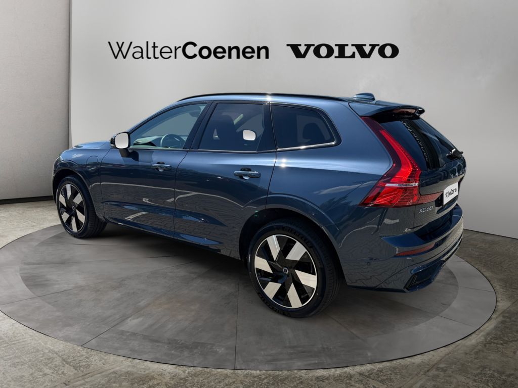 VOLVO XC60 T6 AWD Plug-in Hybrid Plus Dark 360° VOLVO XC60 T6 AWD Plug-in Hybrid Plus Dark 360°