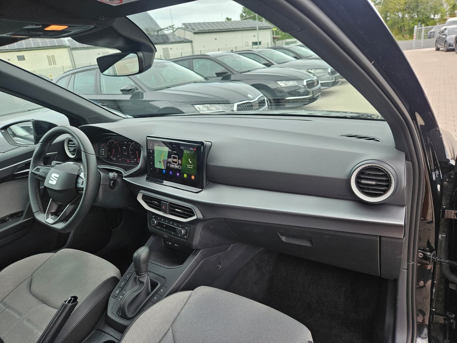 Fahrzeugabbildung SEAT Arona 1.5 TSI DSG FR Black Edition*LED*ACC*