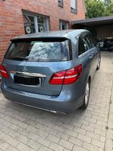 Mercedes-Benz B 180 - - Mercedes-Benz B 180 aus 2015