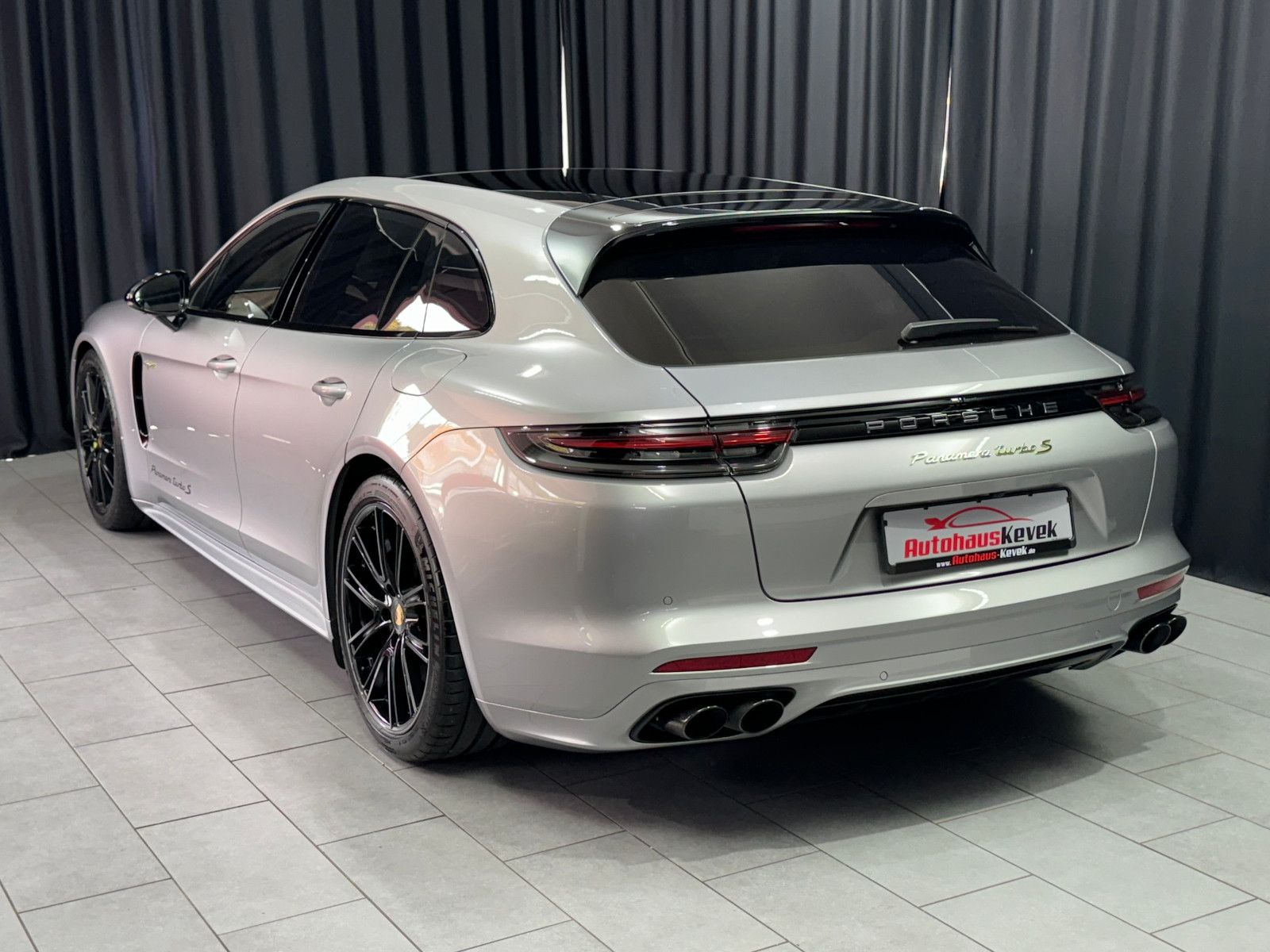 Fahrzeugabbildung Porsche Panamera Sport Turismo Turbo S E-Hybrid*PCCB*ACC