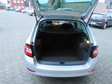 Fahrzeugabbildung SKODA Fabia Combi Style NAVI DAB PDC TELVOR 1.H
