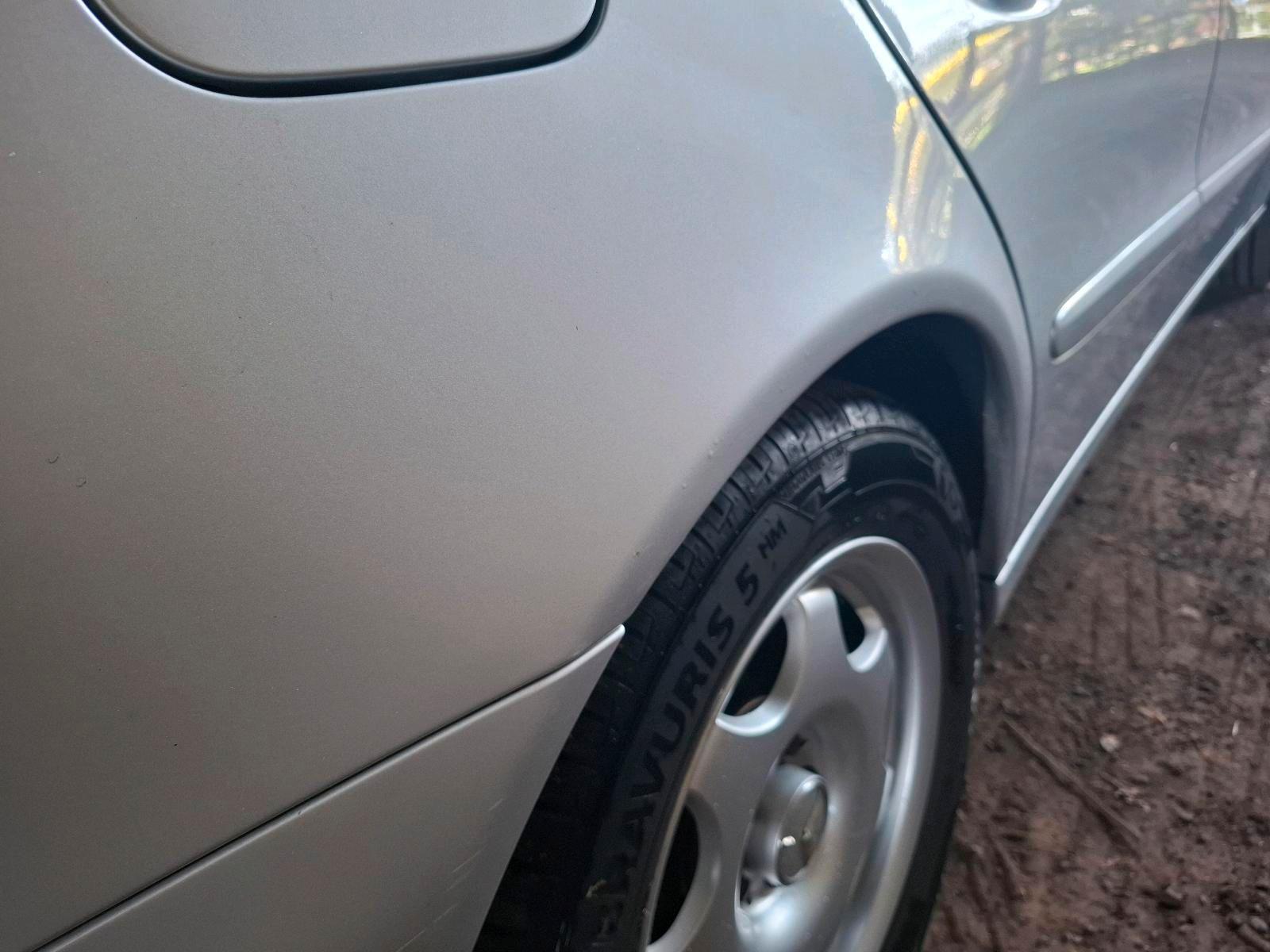Mercedes-Benz E220 2004 — photo 8