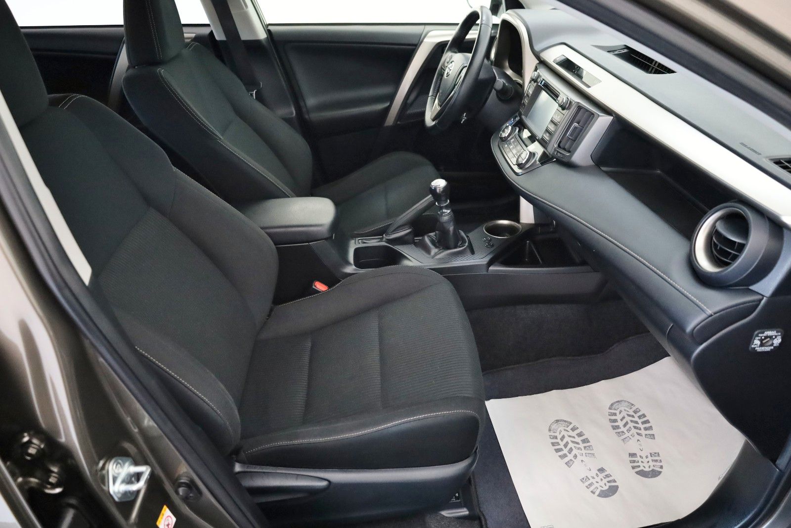 Fahrzeugabbildung Toyota RAV4 Edition 4x4, Kamera, SH, PDC, AHK, SR+WR