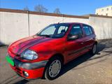 Renault Clio 1.4 5Türig/ org 64Tkm Tüv 1 Hand - gebrauchte Renault Clio aus dem Jahr 2000
