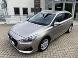 Hyundai i30 cw Kombi 1.4 Select - Hyundai i30 in Saarbrücken