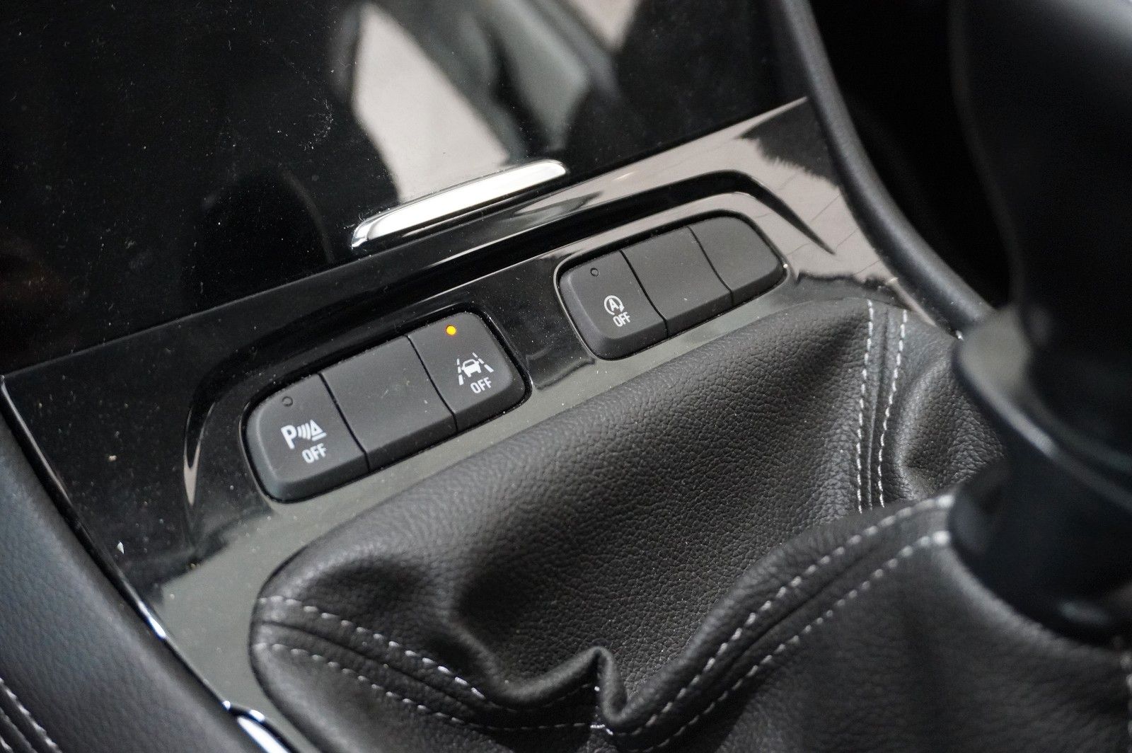Fahrzeugabbildung Opel Grandland (X) 1.2T GS SPORT NAVI/LED/VIRT./DAB+