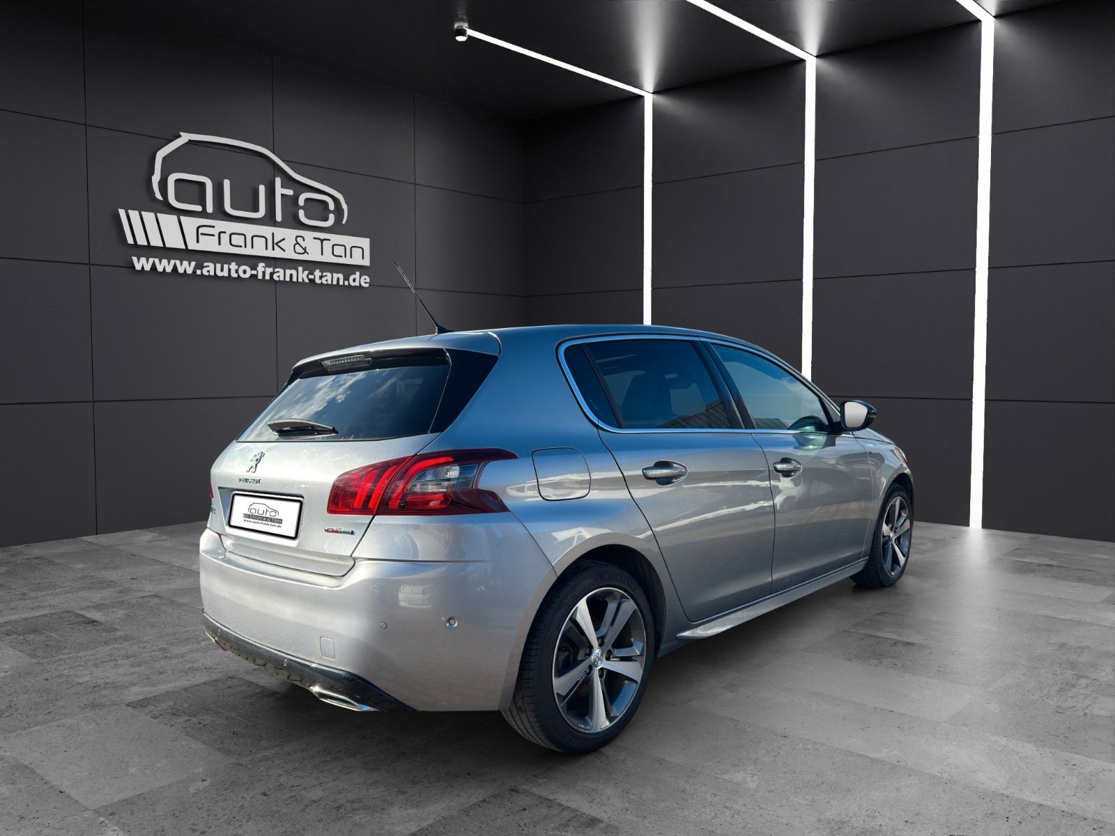 Fahrzeugabbildung Peugeot 308 Allure*GT-Line*Rkü*Keyless*Pano*Navi*Mirrorl