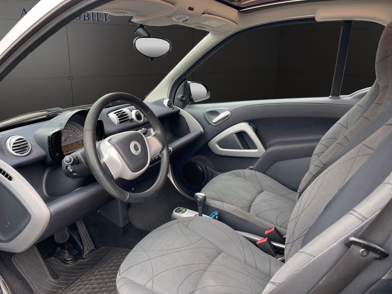 Fahrzeugabbildung Smart ForTwo Micro Hybrid*Pano*Alwetter*Elektr.Fenster