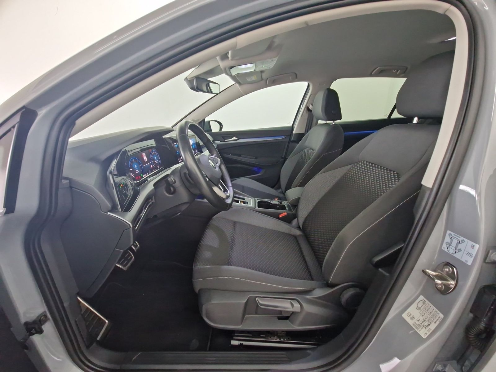 VW Golf VIII 2.0 TDI Active Automatik – Bild 8