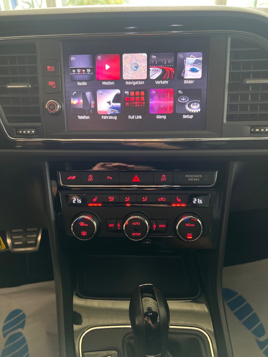 Fahrzeugabbildung SEAT Leon SC Cupra 300 *Mystery Blue* SPORTSITZE *