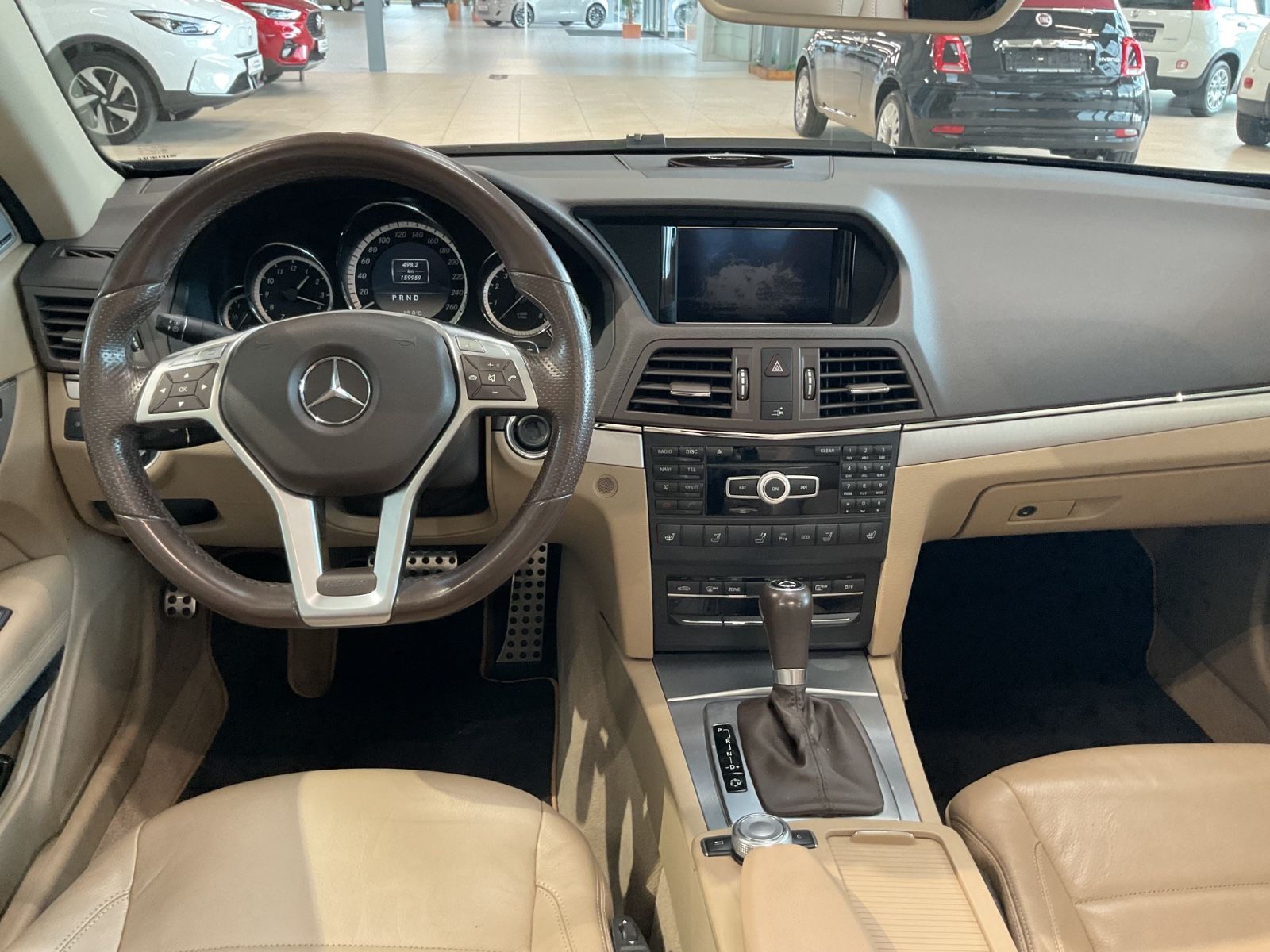 Fahrzeugabbildung Mercedes-Benz E 250 CGI AMG-Paket, H-K Sound, Memory, 8-Fach