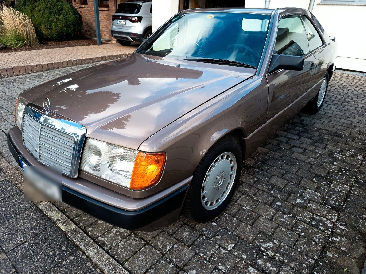 Mercedes-Benz 230