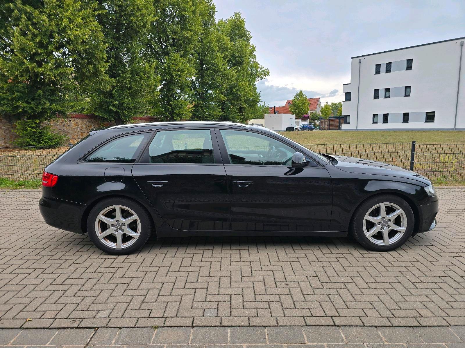Audi A4 2008 — rear view