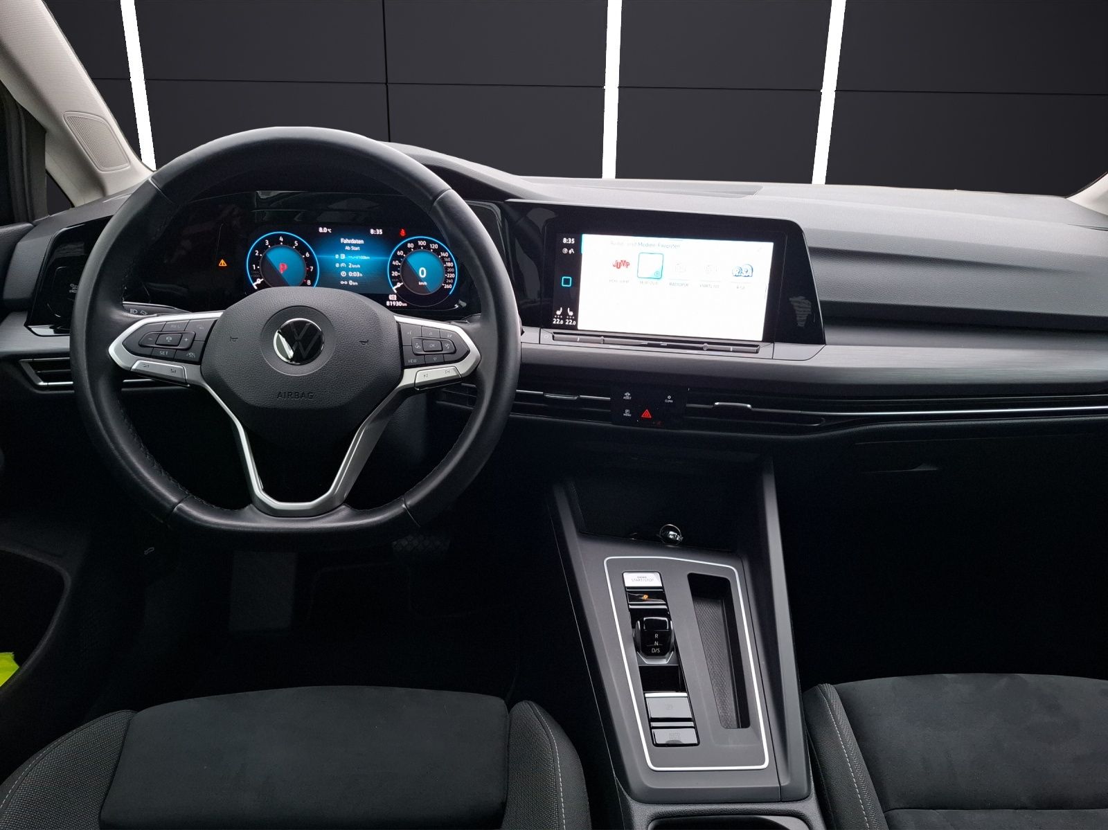 Fahrzeugabbildung Volkswagen Golf VIII Variant eTSI Style DSG LEDplus CarPlay